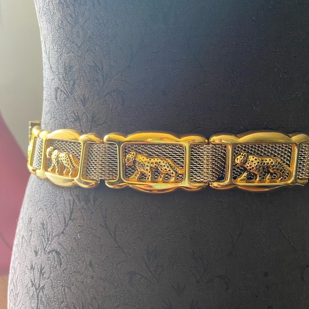 VINTAGE AUTHENTIC SILVER and gold TONE METAL MESH jaguar BELT - Picture 15 of 16